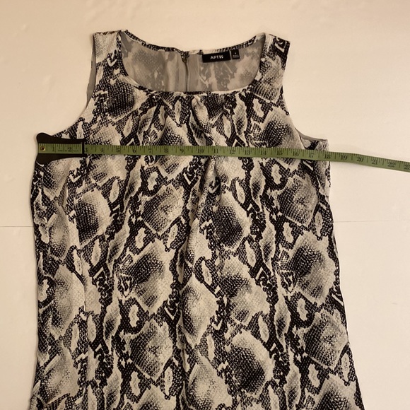 APT.9 Women’s Sleeveless Dressy Snake Print Top Small Double Lined Excellent Con - Picture 8 of 8